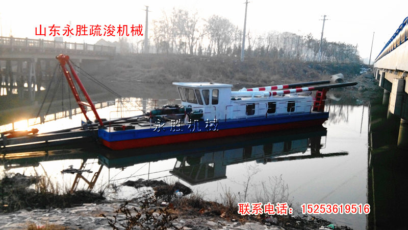 湄公河抽沙船